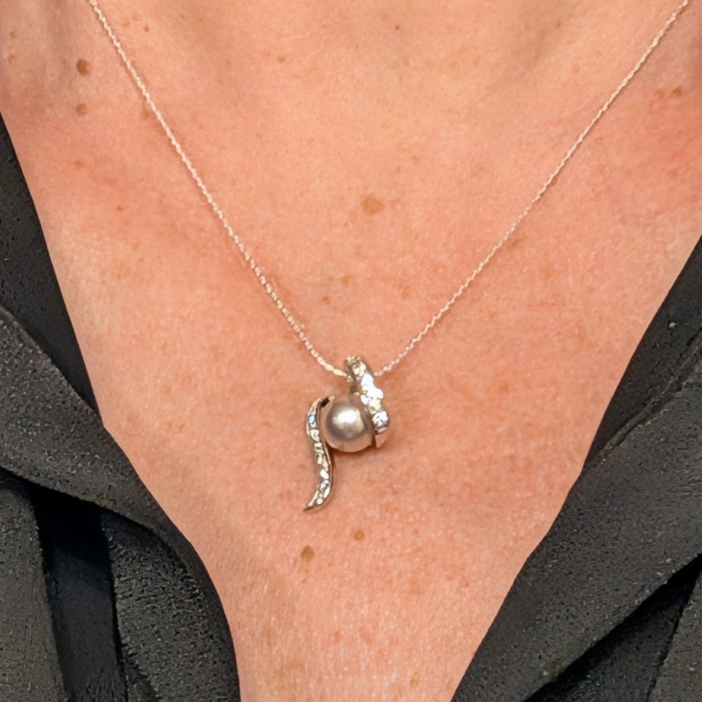 Edison Pearl Sterling Silver Swirl Pendant Necklace