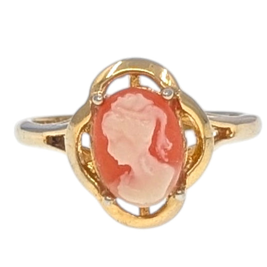 Vintage 18K Gold Cameo Ring